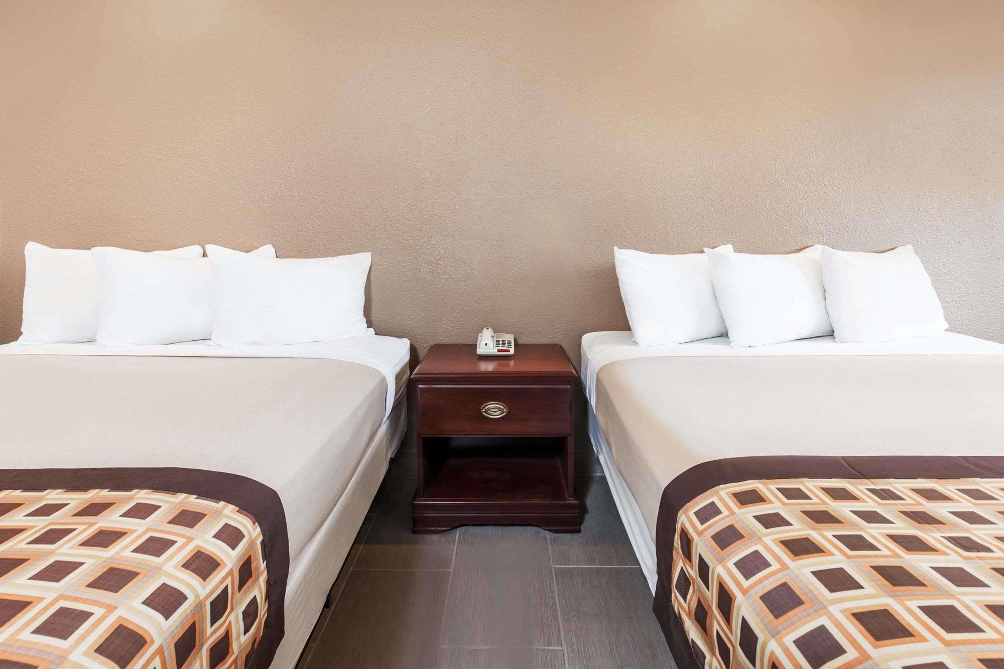 Deluxe Inn Denton Eksteriør bilde